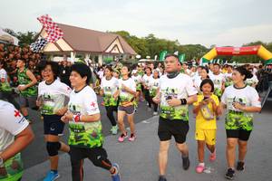 BIB: 
                            <button type="button" onclick="openModal(3530738)" class="btn btn-primary btn-sm float-right btn-popup" data-toggle="modal" data-target=".modal-high-quality">
                        <i class="fas fa-shopping-cart"></i> Add to Cart
                    </button>
                                            <button type="button" onclick="isThisMe(3530738, true)" class="btn btn-success btn-sm float-right btn-popup btn-isme hidden" data-toggle="tooltip" data-placement="bottom" title="นี่คือรูปของคุณใช่ไหม คลิกที่นี่เพื่อเอาเข้าอัลบั้ม">
                        <i class="fas fa-plus"></i> Add to album
                    </button>
                    <button type="button" onclick="isThisMe(3530738, false)" class="btn btn-warning btn-sm float-right btn-popup btn-isnotme hidden">
                        <i class="fas fa-ban"></i> Remove from album
                    </button>